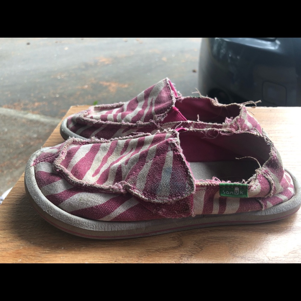 Sanuk Girl’s Pink/White Slip On Canvas Shoes SZ 13
